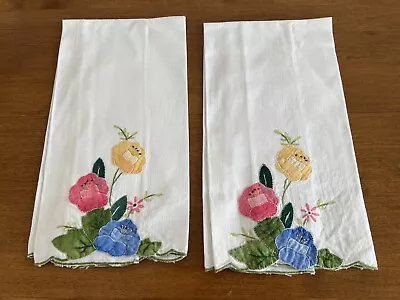 Set Of 2 Vintage Embroidered Appliqué Floral Flowers Hand Tea Towels 21 X 14 • $8