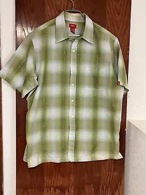 Mossimo Size Large Men’s Shorts Sleeve Lightweight Button Up (2) • $22.95