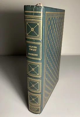 “Oliver Twist” CHARLES DICKENS International Collectors Library HARDCOVER • £20.09