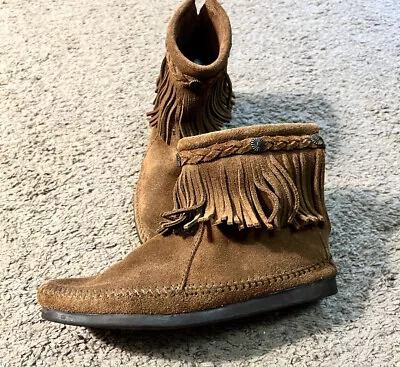 Women’s Minnetonka Brown Suede Leather Fringe Back Zip  Ankle Boots Size 9 • $16.99