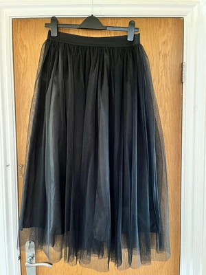 £6 • Buy Boohoo Black Layered Net Skirt Size 22