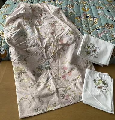 Zara Flowery Fitted Single Sheet & M&S Embroidered Pillowcases  X2 • £5