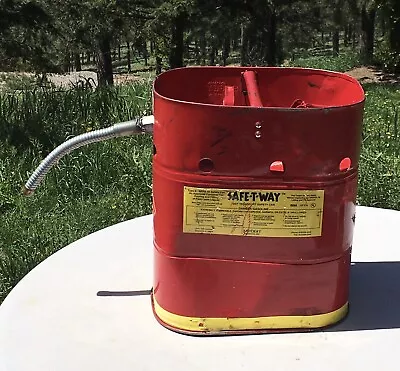 Safe-T-Way TRANSPORT /JERRYCAN Quick Release Safety Gas Can - 5 Gallon • $93
