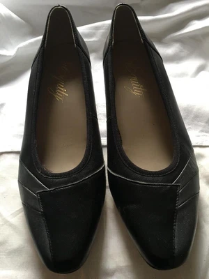 £17.99 • Buy Equity Court Shoes, Equity Claire 2.  Ladies All Real Leather.  Size 8 Wide E