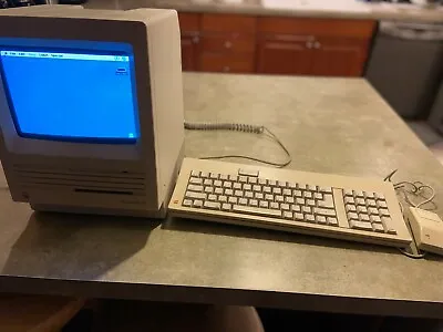 Vintage Apple Macintosh SE FDHD Desktop Computer- Model M5011 • $400