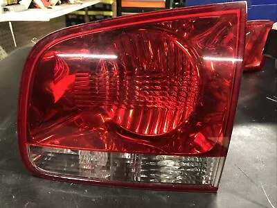 2004-2007 Volkswagen Touareg Right Passenger Rh Inner Tail Light Oem 4605G DG1 • $16