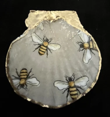 $8.50 • Buy Bee Spring Easter Trinket Dish, Scallop Shell Decoupage Gold Trim 3” Shell