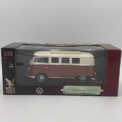 Road Signature Deluxe Edition 1962 Volkswagen Microbus 1/18 • $75