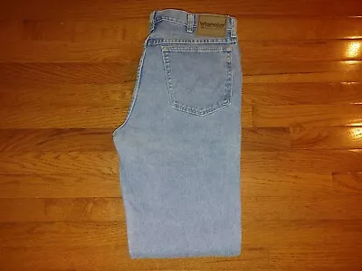 * Mens Wrangler 34x32 Rugged Wear Relaxed Fit Light Wash Blue Jeans A+35001vi • $8.99