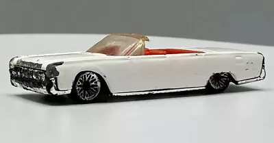 HOT WHEELS 1964 LINCOLN CONTINENTAL - WHITE - Loose • $6.99