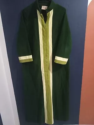 VINTAGE Vanity Fair Velour House Coat Robe Night Gown Green 12 • $14.95