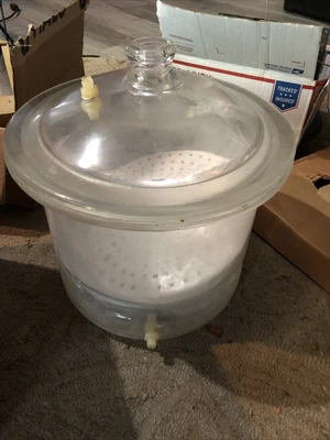 $99 • Buy Fisher Scientific Glass Vacuum Knob Top Desiccator, No Chips Or Cracks. W/ Plate