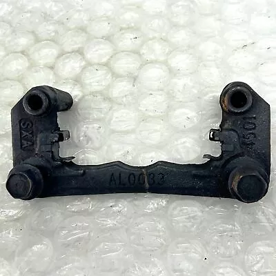 REAR BRAKE CALIPER SUPPORT CARRIER MITSUBISHI PAJERO SHOGUN V78W MK3 3.2 DiD • $36.06