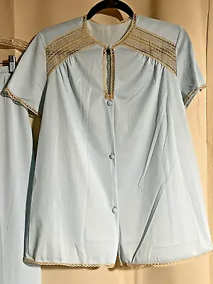 Vintage VANITY FAIR 2-Piece Blue Beige Lace Trim Pajama Set Women’s Size 34 USA • $24.75