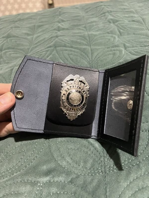 £25.99 • Buy Department Of Corrections Badge - US - USA - Police - Rare - Leather Holder