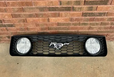 Oem Ford Mustang Gt 2005-2009 Front Grille Pony Emblem Fog Light (9630)117d • $200