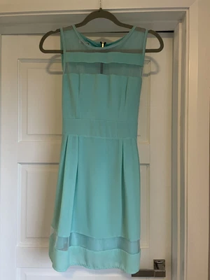 £6 • Buy WalG Light Green Summer Dress Size M