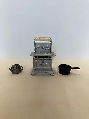 Vintage Royal Cast Iron Stove With Pan And Tea Pot • $14.99