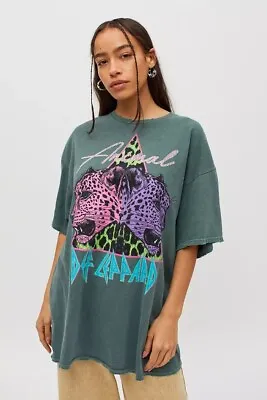 Urban Outfitters Women's X Def Leppard Animal Vintage Oversized Fit Tee T-Shirt • $24.99