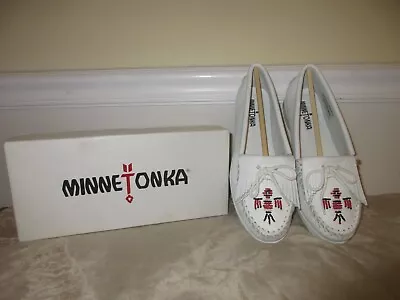 Minnetonka White Thunderbird Boat Moccasin Hard Sole Beaded Shoes Women's 9.5 • $32