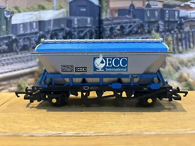 Hornby OO Gauge R6214 CDA 2 Axle China Clay Hopper Wagon In ECC Silver And Blue • £10