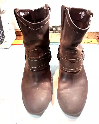 MOSSIMO Leather Women's  Boots Size 9 Pull-on 1.5  Heels • $22