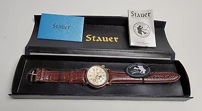 NIB Stauer Men’s Gold Color 42mm Day Date Quartz Watch 20390 W Leather Strap • £147.96