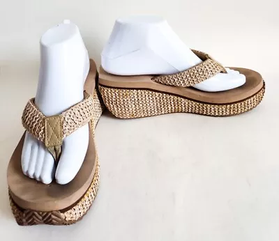 Volatile Island Platform Wedge Zandie Sandal Womens Size 8 Natural Raffia Thong  • $29.99