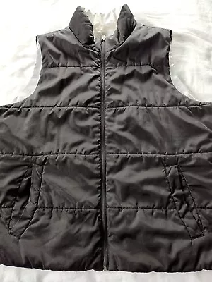 MADE FOR LIFE Ladies Full Zip Lightweight Vest.  Size XL.  Front Pockets. • $13