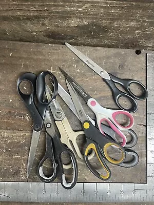 JOB LOT:  NAMED MODERN DAY SCISSORS. SEWING/CRAFTWORSHOP/HOBBY Etc • £0.99