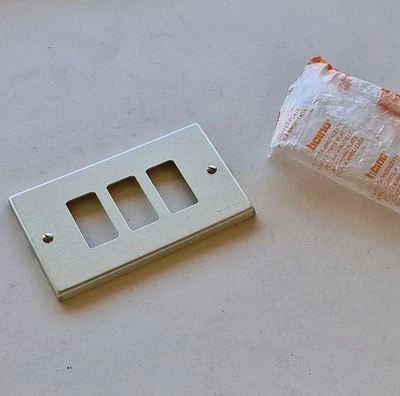PLACCA bTICINO ORIGINALE SERIE MAGIC 3 FORI OXIDAL ALLUMINIO 503/3/X