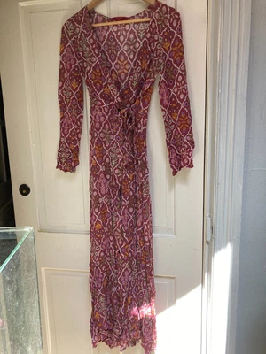 $80 • Buy TIGERLILY Floral Wrap Dress - Size 10 EX CON