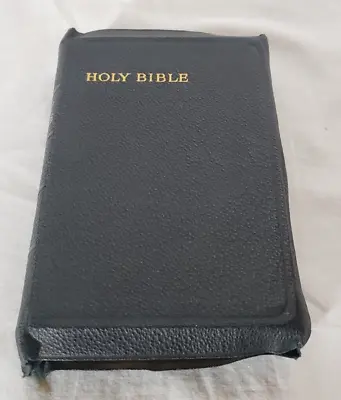 Early 1900's Eyre And Spottiswoode Ltd. London Holy Bible Old And New Testament • £79.17