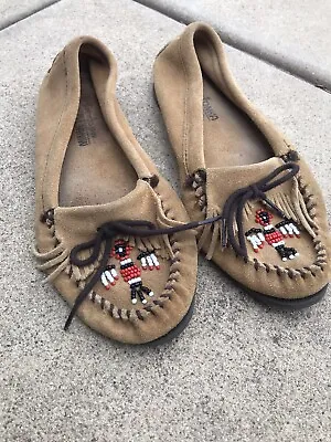 Minnetonka Thunderbird Womens Moccasins Brown Suede Beaded 9 • $25