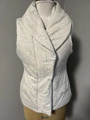 NWT UGG Bexley Womans Sz MEDIUM Vest Jacket Sherpa Lined Australia • $24.99