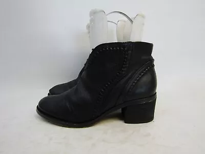 Vince Camuto Womens Size 8.5 M Black Leather Zip Ankle Fashion Boots Bootie • $33.24