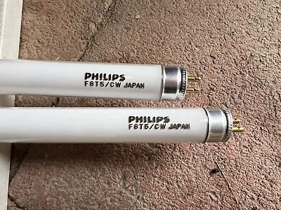 2 F8T5 Fluorescent Bulbs • $0.99