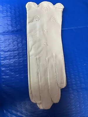 Vintage Ladies Washable Leather  Gloves!   White Size 7 New Western Germany • $19.99