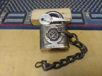 Antique/vintage Yale Ordnance Department   Padlock Lock     20733 • $71.95