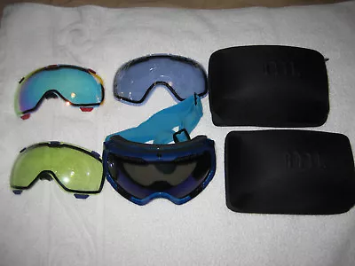 Von Zipper Vz Feenom Goggles.package .....1231 Goggle 2 Carrying  3 Lens  • $140