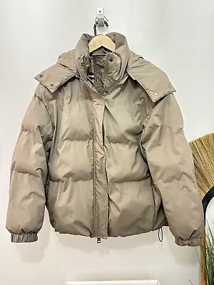 Zara Hooded Puffer Jacket • £40
