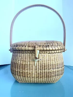 Vintage WICKER Lidded Friendship PURSE BASKET HANDBAG Wooden Handle • $16