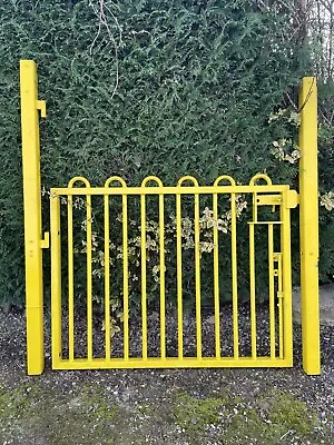 £200 • Buy Yellow Industrial Metal Powder Coated Pedestrian Gate And Posts HD