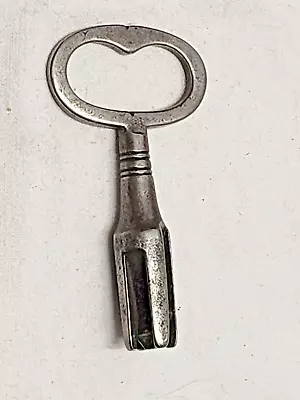 Vtg Iron Safe Or Clock Key Stamped No. 7 (1125) • $29.99