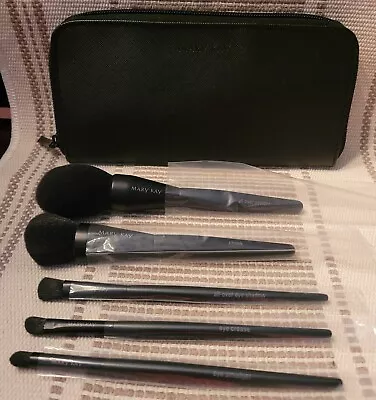 Mary Kay Essential Brush Collection 5 Supersoft Hi-grade Brushes + Case New!!!! • $25