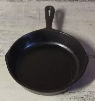 8  Diameter Cast Iron Skillet Vintage 3 Notch Heat Ring Naturally Well Seasoned • $32.35