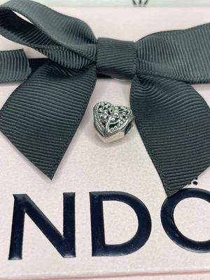 £12.50 • Buy Genuine Pandora Silver Moments Family Tree Heart Charm
