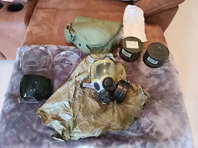 US Military USAF Surplus Gas Mask Model MCU-2/P W/ Bag 3  Visors Small • $180