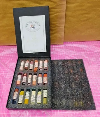 Unison Artist Quality Soft Pastels Light Set Of 18 Colours Used Pastel Bright  • £37.99