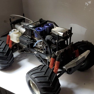 $1100 • Buy Used Kyosho Giga Crusher Twin Engine Hobby Radio Control No Sticking Rare